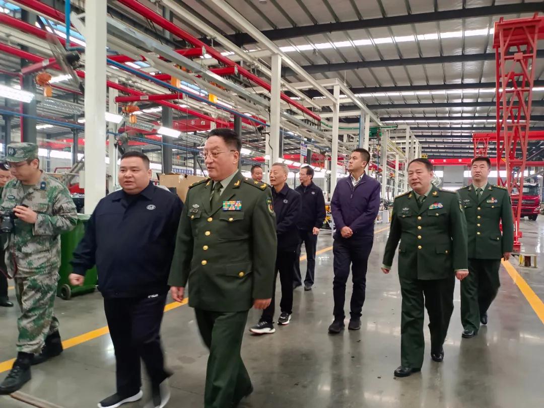 省委常委、省軍區(qū)政委視察我公司應(yīng)急產(chǎn)業(yè)發(fā)展?fàn)顩r